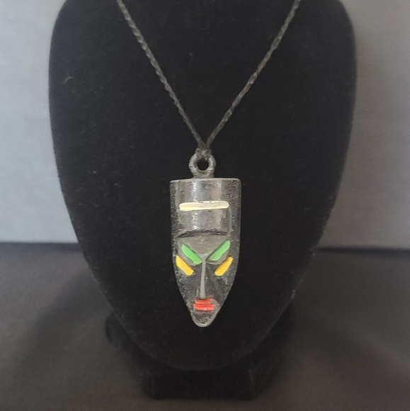 Lot of 3 1930s Polynesian Maori Mask Pendants - Picture 4 of 7